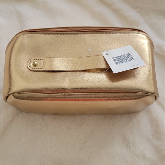NWT travel cosmetic bag with lots of samples and travel size items - Picture 8 of 16